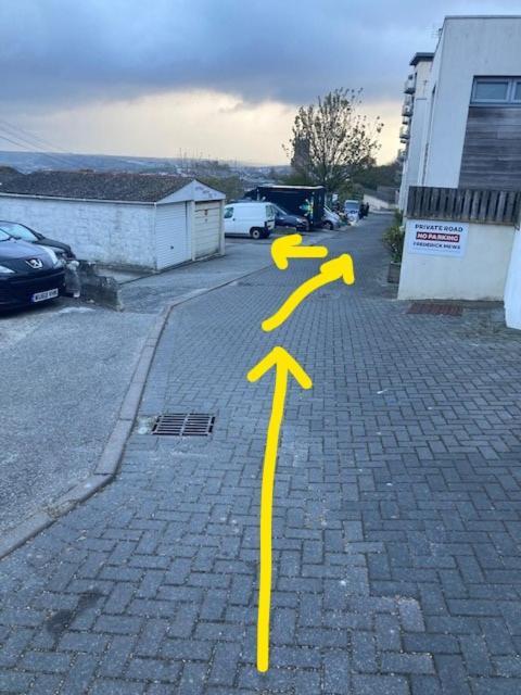 New Quay Sea Views With Large Deck One Bedroom Very Close To Beach And Town מראה חיצוני תמונה